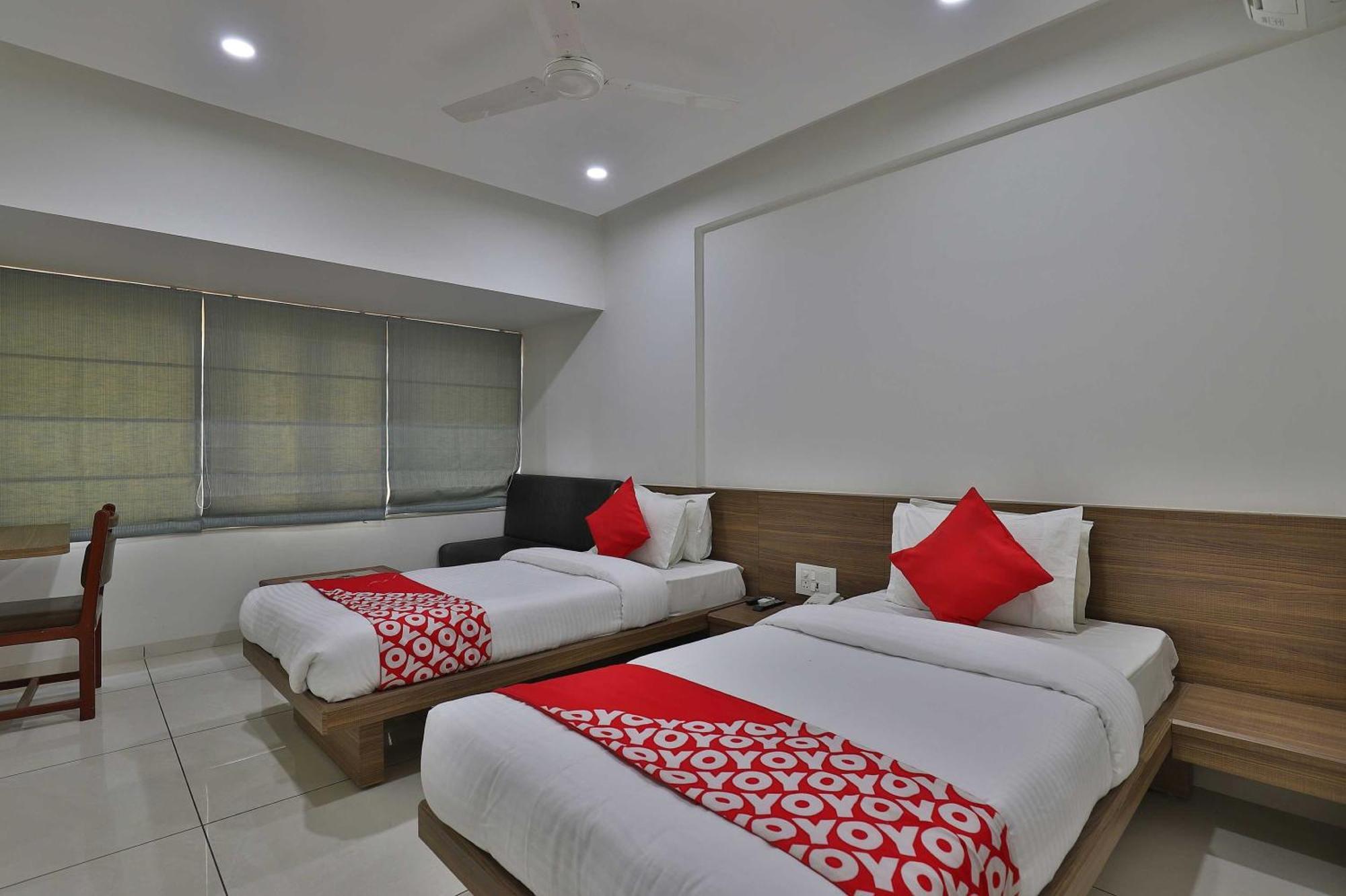 Collection O Hotel Panchsheel 바도다라 외부 사진