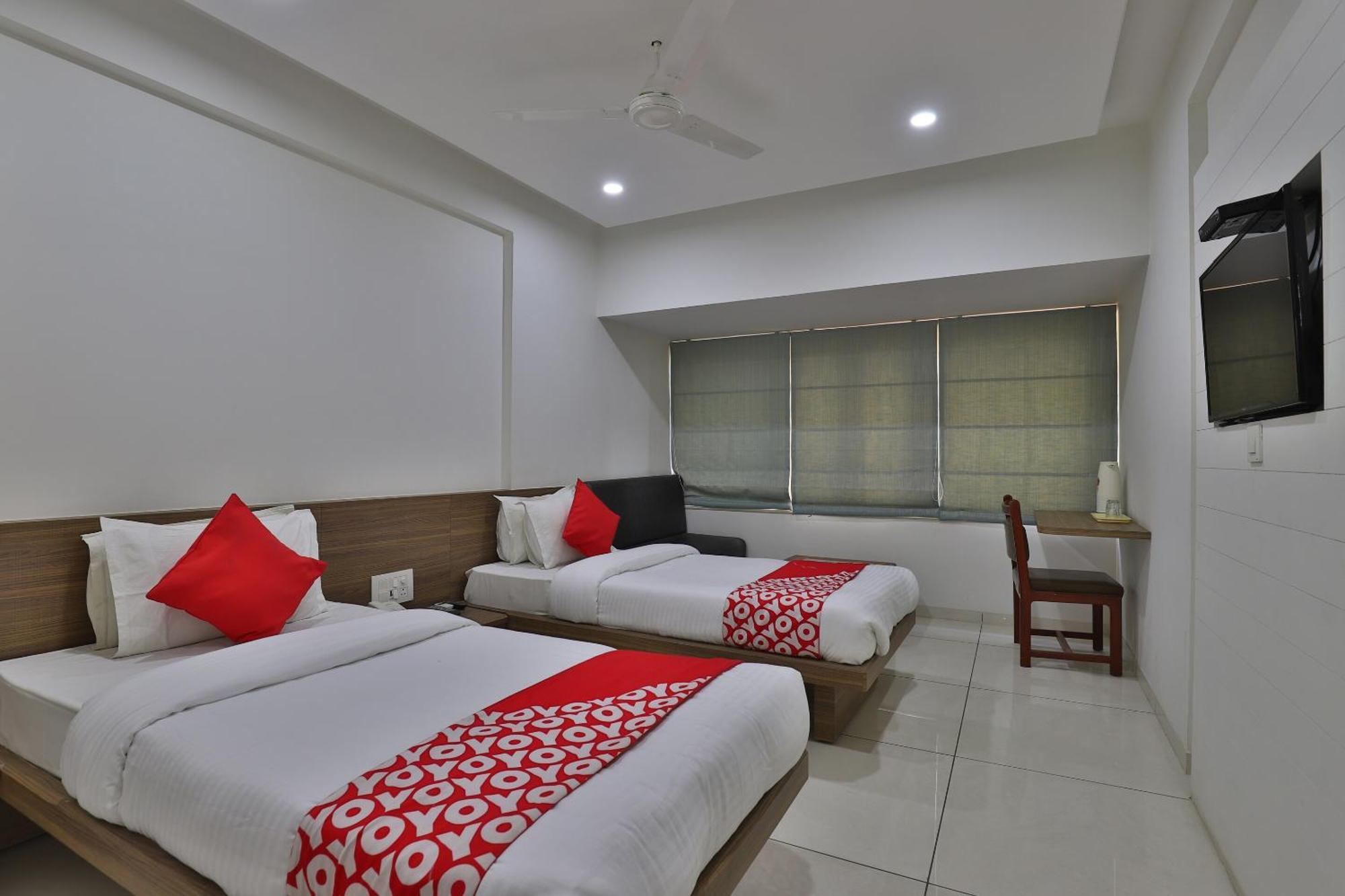 Collection O Hotel Panchsheel 바도다라 외부 사진